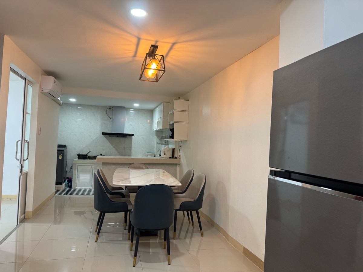ให้เช่าทาวน์โฮมรัชดา ห้วยขวาง : 💕Huai Khwang Houseบ้านเช่าห้วยขวาง 5ห้องนอน4ห้องน้ำ รัชดา18 ใกล้MRTห้วยขวางเฟอร์นิเจอร์ครบครัน 💕 ว่างพร้อมอยู่✨
