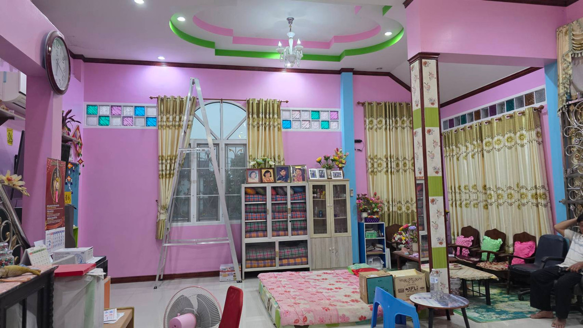 ขายบ้านสกลนคร : บ้านพร้อมที่ดิน เนื้อที่ 1 ไร่ 275 ตารางเมตร