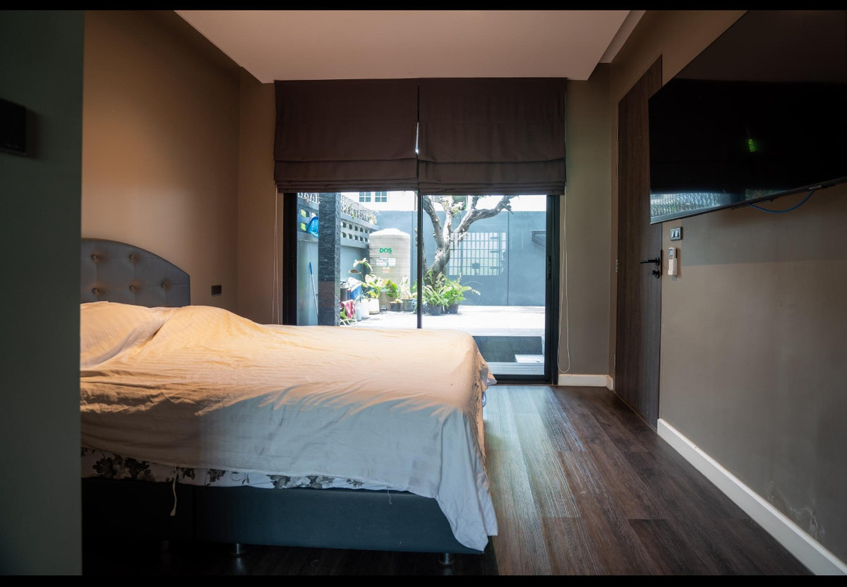 For SaleHouseChokchai 4, Ladprao 71, Ladprao 48, : FOR SALE HOUSE 4 BEDROOM 5 BATHROOM 250 SQ.M -- READY TO MOVE IN --