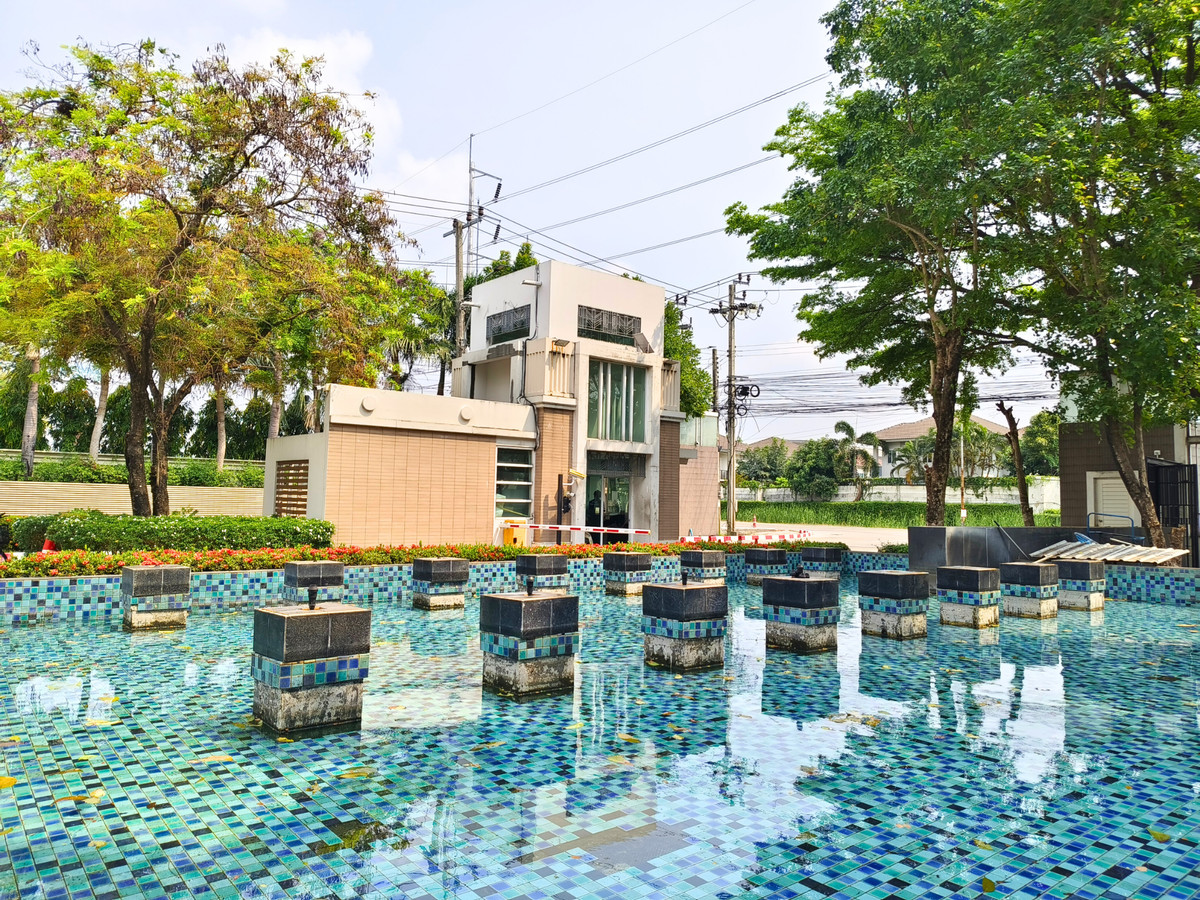 HouseLadkrabang, Suwannaphum Airport : For Sale/Rent: Detached House Home Place The Park Rama9, near the new Krungthep Kreetha Road and Nirvana Porch. 3 bedrooms, 3 bathrooms, 65 sq.wah.