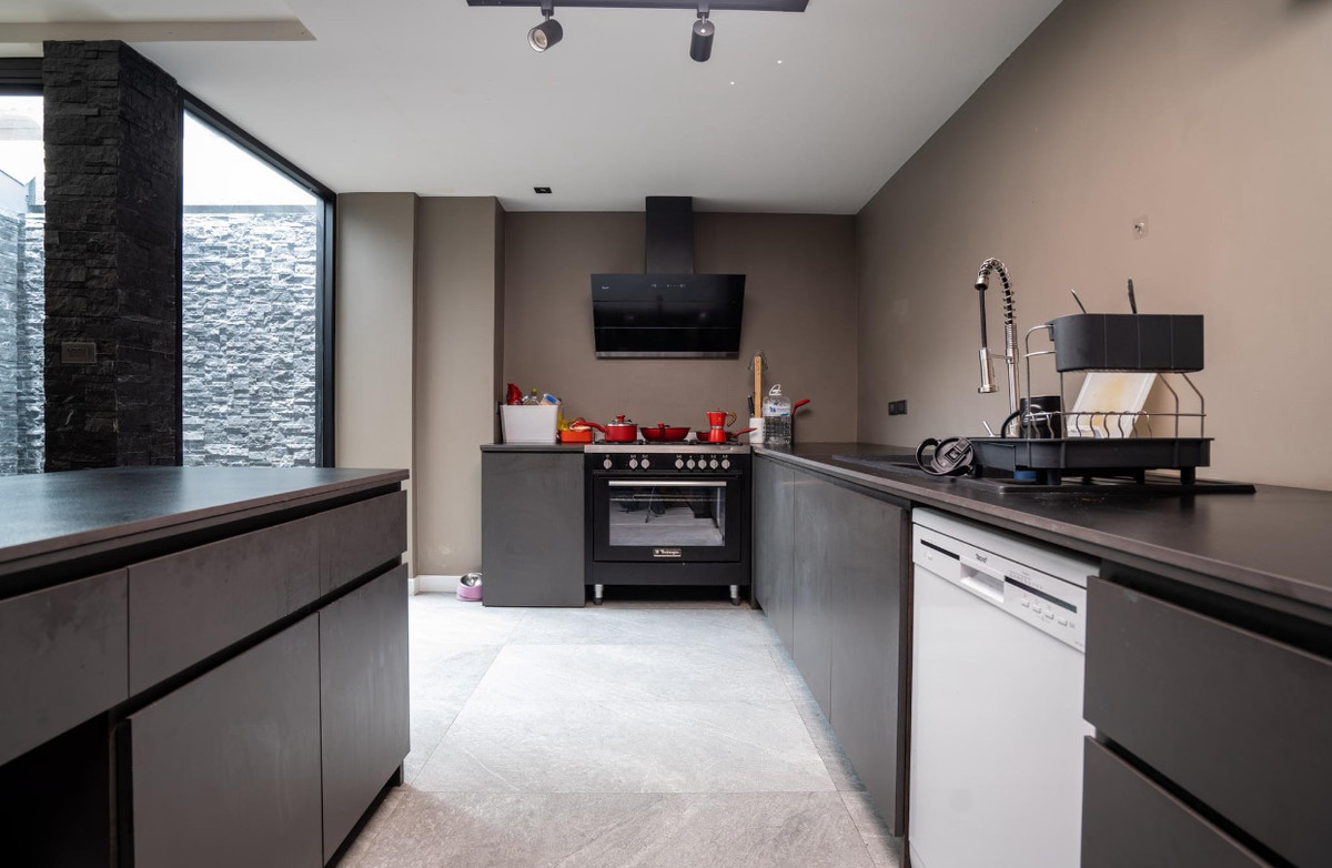 For SaleHouseChokchai 4, Ladprao 71, Ladprao 48, : FOR SALE HOUSE 4 BEDROOM 5 BATHROOM 250 SQ.M -- READY TO MOVE IN --