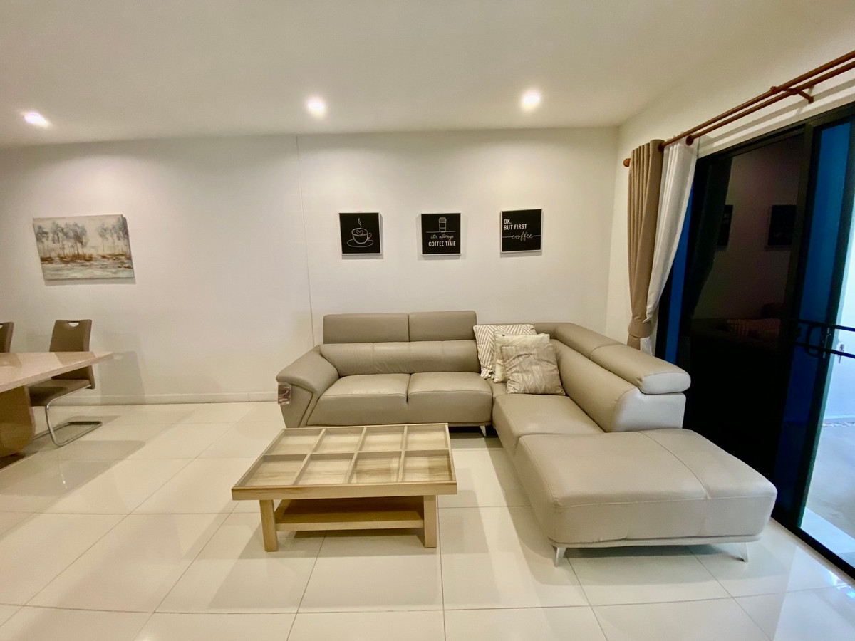 ให้เช่าทาวน์โฮมนวมินทร์ รามอินทรา : ให้เช่า ทาวน์โฮม 3 ชั้น สัมมากร อเวนิว รามอินทรา–วงแหวน เข้าออกได้หลายทาง คู้บอน เลียบด่วนกาญจนา ใกล้แฟชั่นไอส์แลนด์ รถไฟฟ้าสีชมพู และใกล้ทางด่วนฉลองรัชเพียง 5 นาที