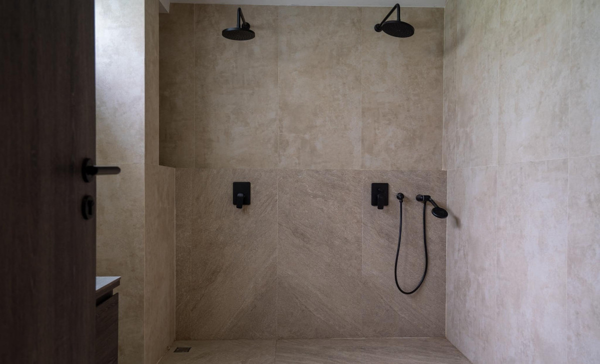 For SaleHouseChokchai 4, Ladprao 71, Ladprao 48, : FOR SALE HOUSE 4 BEDROOM 5 BATHROOM 250 SQ.M -- READY TO MOVE IN --