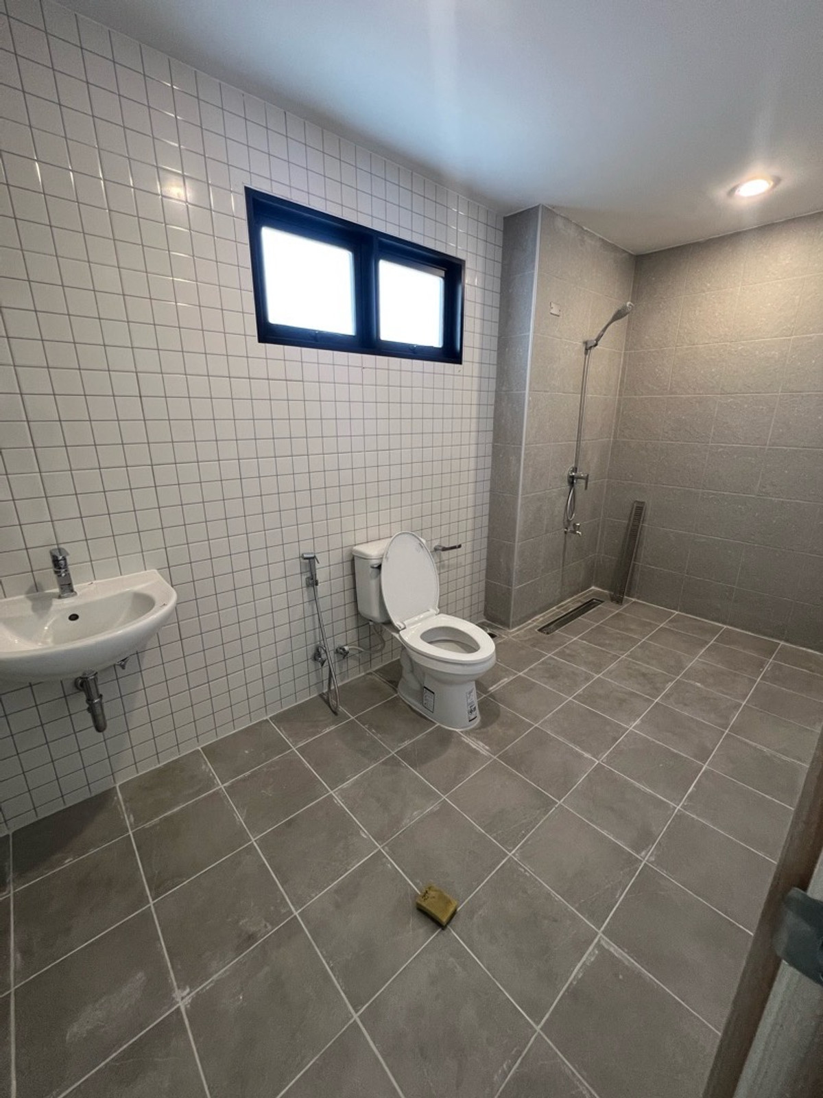 ขายบ้านรัชดา ห้วยขวาง : บ้านสร้างใหม่พร้อมขาย ทำเลใจกลางเมือง