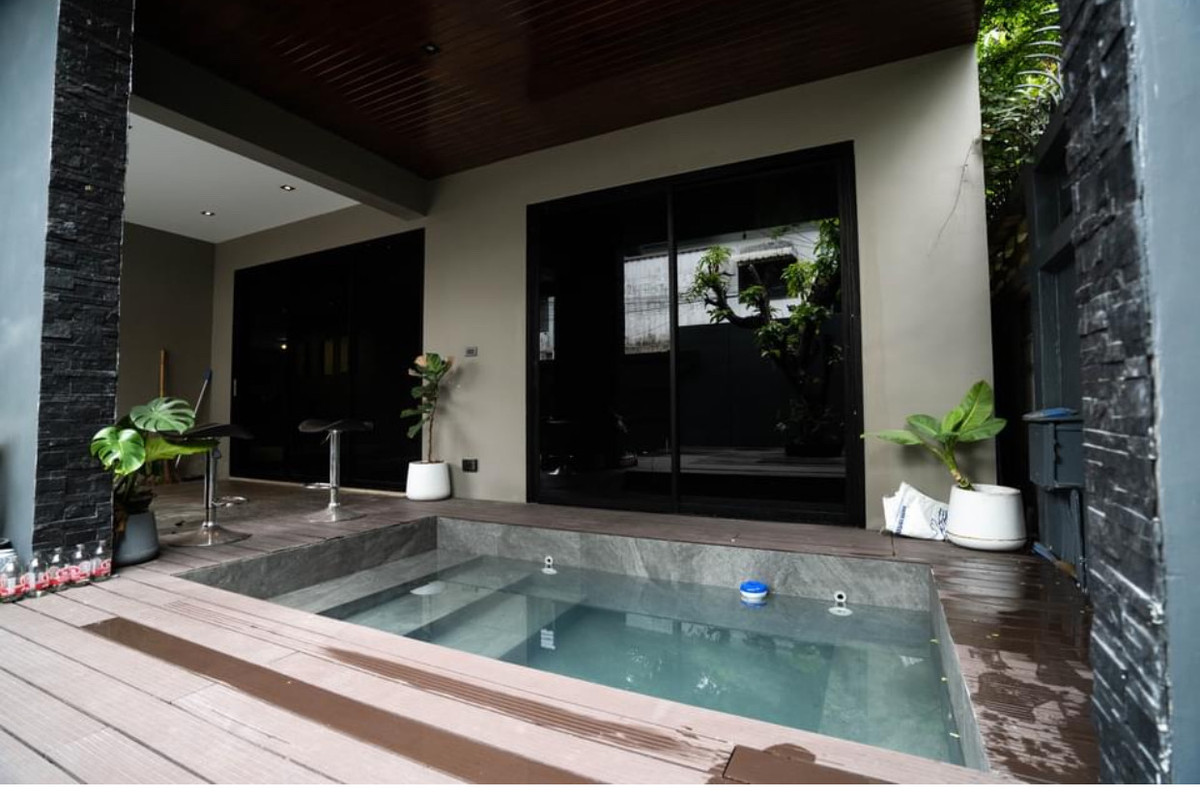 For SaleHouseChokchai 4, Ladprao 71, Ladprao 48, : FOR SALE HOUSE 4 BEDROOM 5 BATHROOM 250 SQ.M -- READY TO MOVE IN --