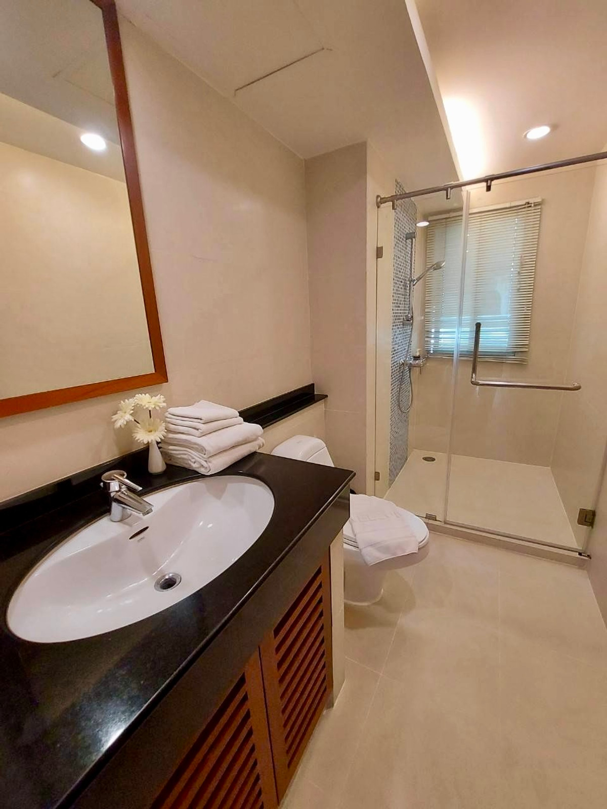 ให้เช่าคอนโดสาทร นราธิวาส : 🐶 Pet friendly คอนโด เพียง 350ม. จาก BTS Saint Louis📍Sathon Gallery Residence