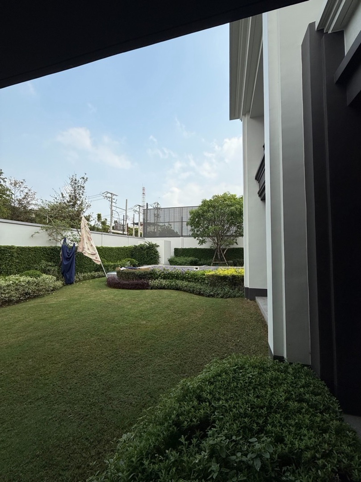 For RentHousePattanakan, Srinakarin : 5 Bedroom Single House with Private Swimming Pool for Rent near Brighton College Bangkok in Krungthep Kreetha Pet Friendly