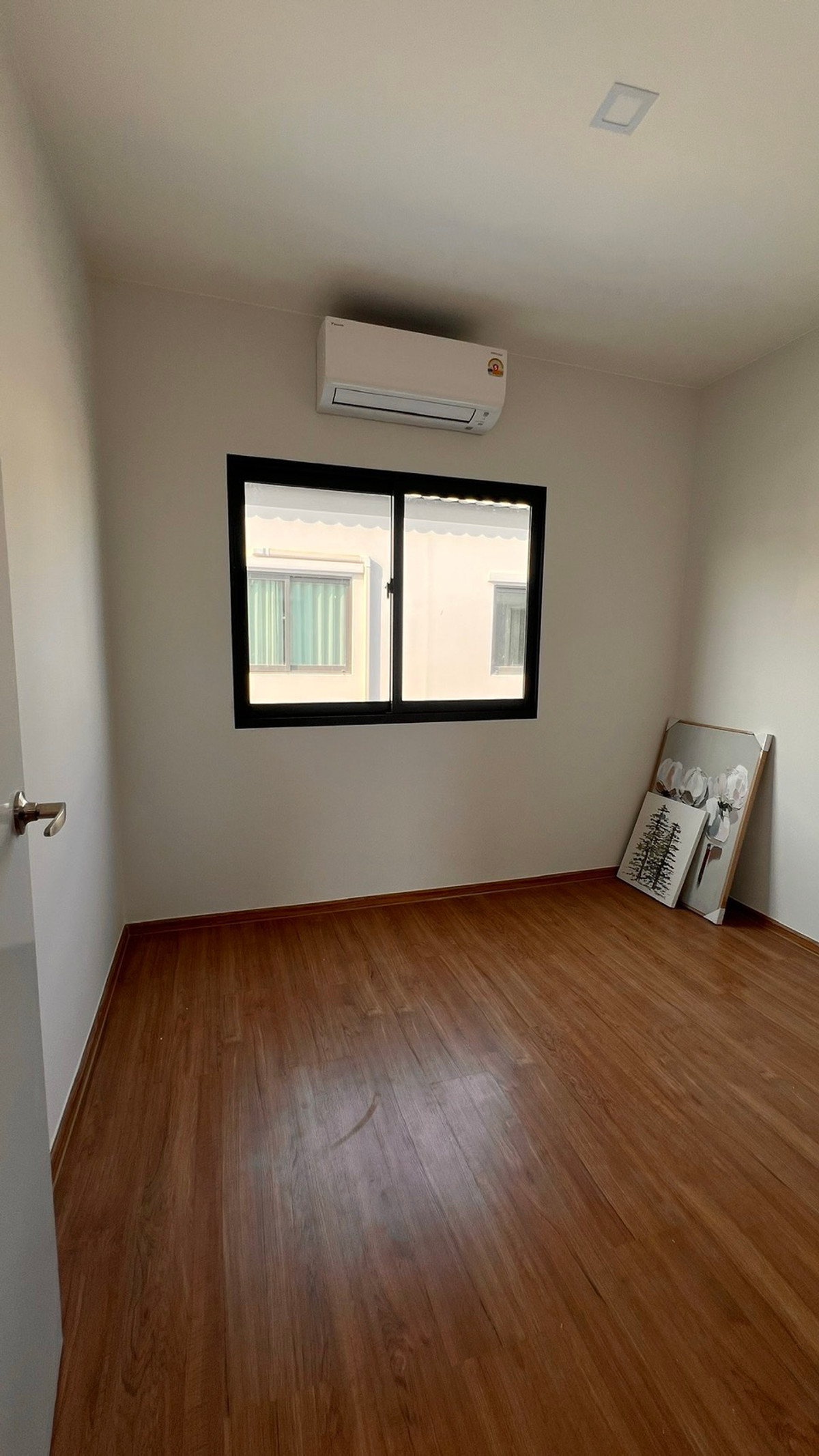 ให้เช่าทาวน์โฮมบางนา แบริ่ง ลาซาล : 🌟ให้เช่าทาวน์โฮมใหม่สไตล์ Mid-Century Modern โครงการ Pleno สุขุมวิท-บางนา 3 ตกแต่งครบด้วยเฟอร์นิเจอร์ Built-in ทั้งหลัง พร้อมเข้าอยู่ 