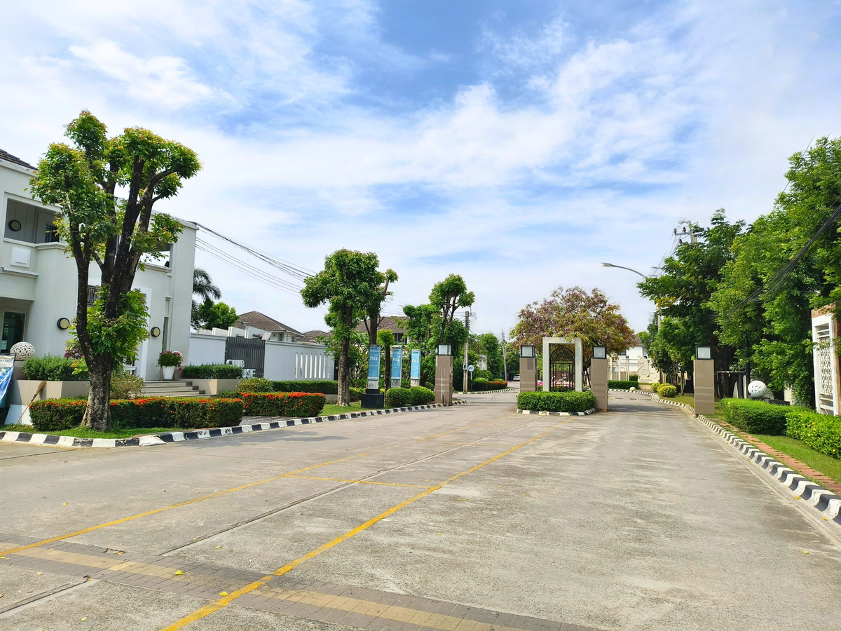 HouseLadkrabang, Suwannaphum Airport : For Sale/Rent: Detached House Home Place The Park Rama9, near the new Krungthep Kreetha Road and Nirvana Porch. 3 bedrooms, 3 bathrooms, 65 sq.wah.