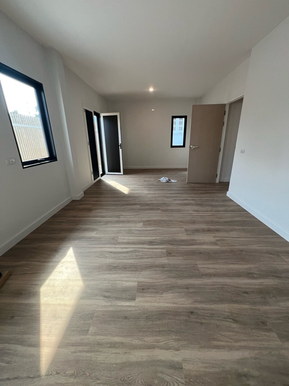 ขายบ้านรัชดา ห้วยขวาง : บ้านสร้างใหม่พร้อมขาย ทำเลใจกลางเมือง