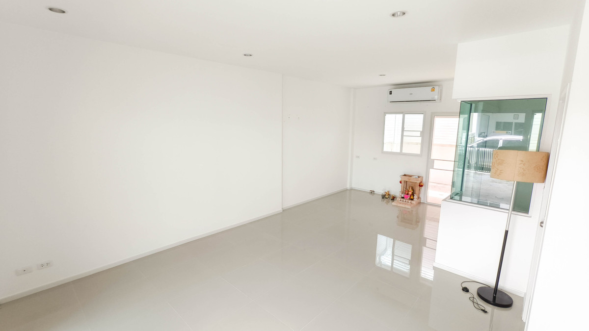 For RentTownhomeNonthaburi, Bang Yai, Bangbuathong : Premium townhome for rent, Chuan Chuen Town, Bang Yai, width 5.7 meters, large house, SIZE XL.