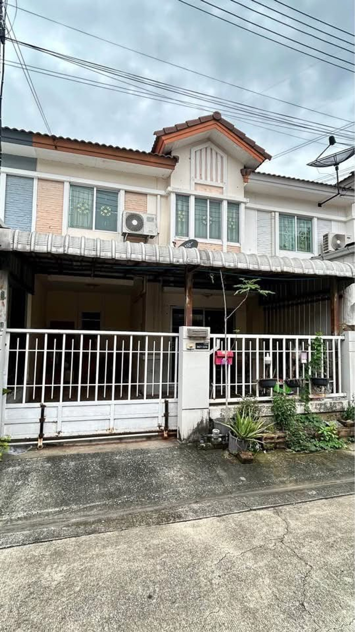 For RentTownhomePathum Thani,Rangsit, Thammasat : ME2500754 2-story townhouse for rent, Pruksa Ville 16 Rangsit-Ongkharak, ready to move in.