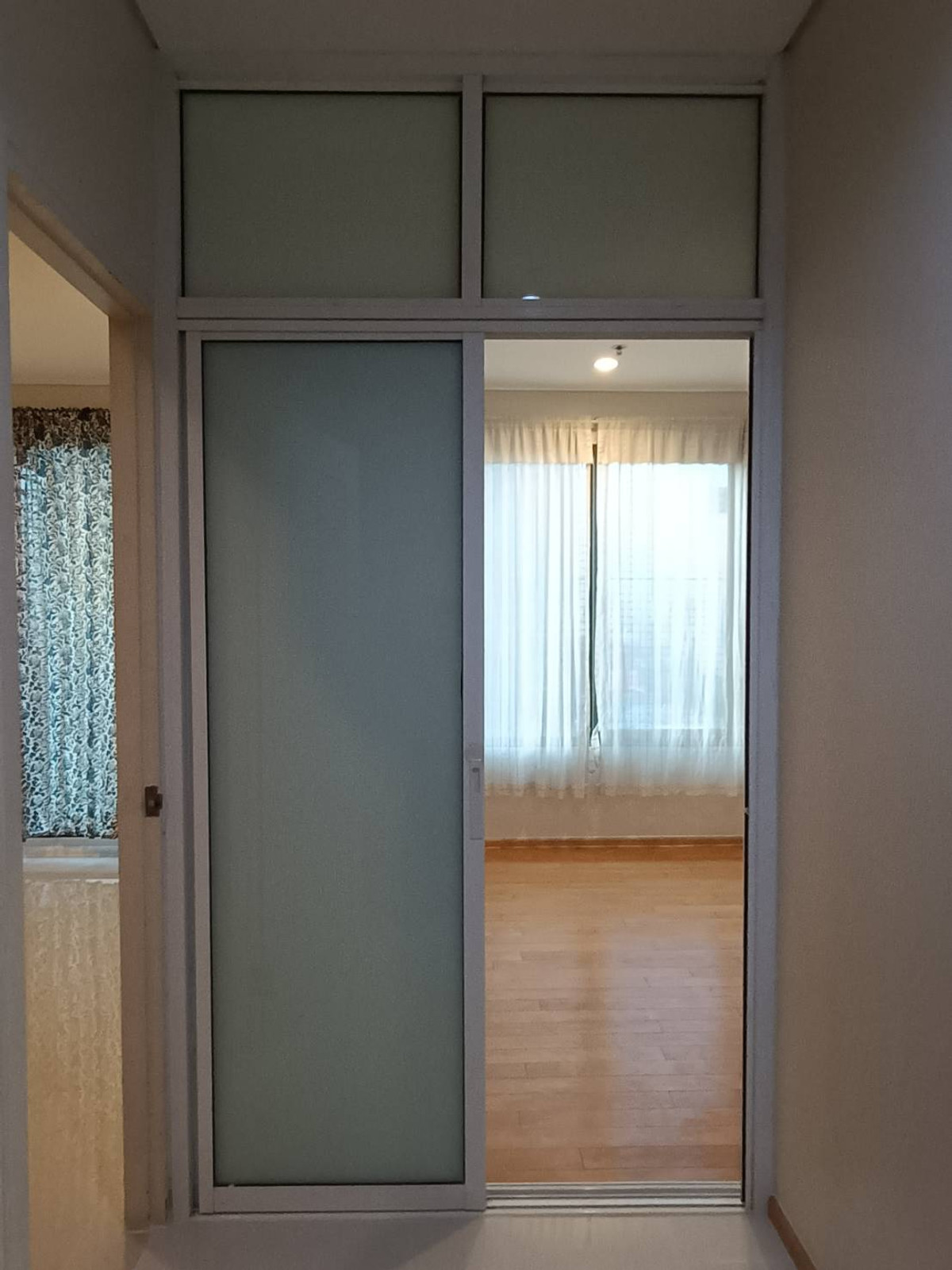 For SaleCondoRama9, Petchburi, RCA : #Condo for sale, Villa Asoke, high floor, completely renovated. Ready to move in, 22nd floor, 1 bedroom, 40.59 sq m., selling price 5.1 million baht.