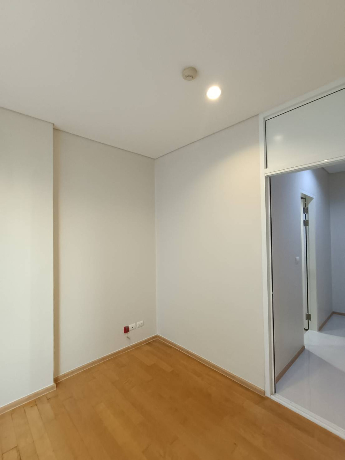 For SaleCondoRama9, Petchburi, RCA : #Condo for sale, Villa Asoke, high floor, completely renovated. Ready to move in, 22nd floor, 1 bedroom, 40.59 sq m., selling price 5.1 million baht.