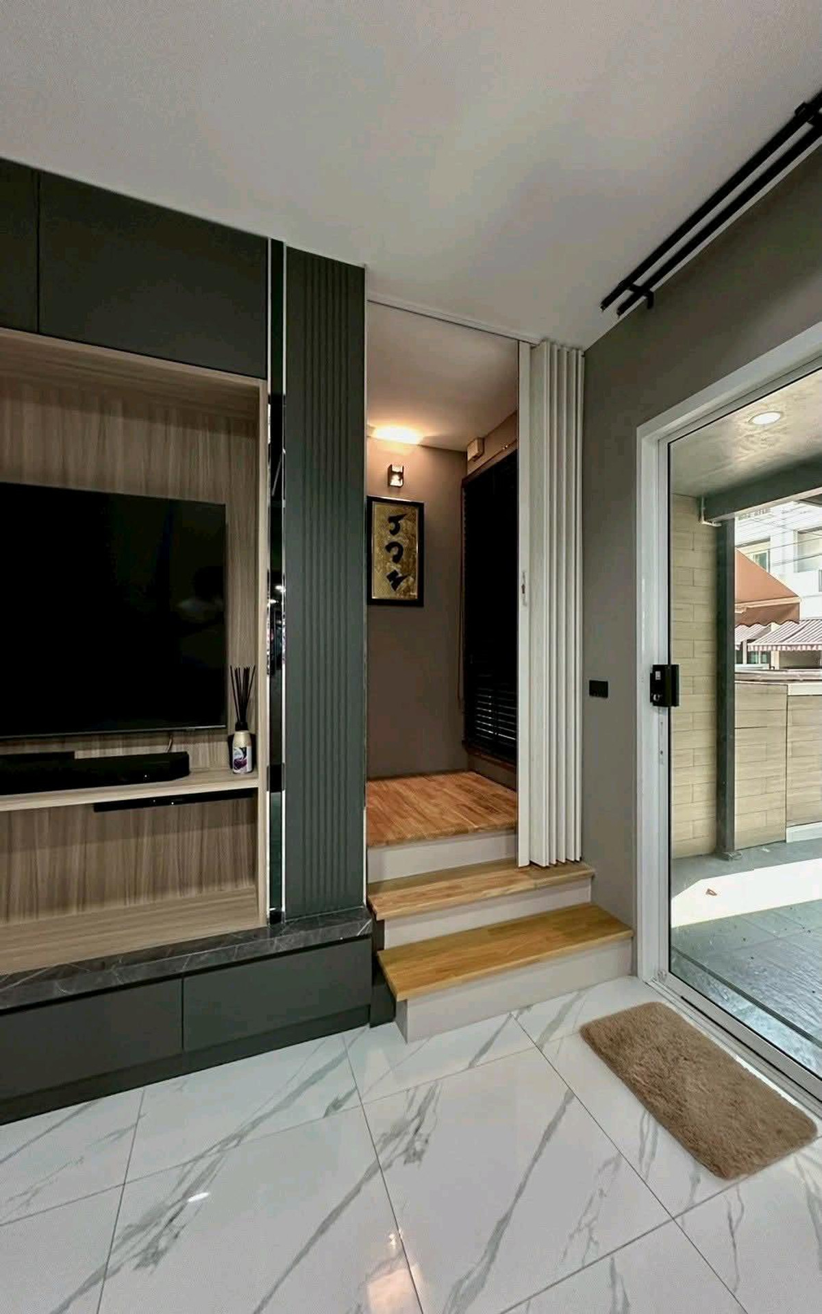 ขายทาวน์โฮมเลียบทางด่วนรามอินทรา : 🏬ขายด่วน!! บ้านหลังมุม ทำเลทองกลางเมือง รีโนเวทสวยพร้อมอยู่✨️โครงการบ้านกลางเมือง S-Sense พระราม 9 - ลาดพร้าว✨️ 33ตร.ม เพียง8.5ล้าน💵💵 โทรด่วน 0655193596 ปัน