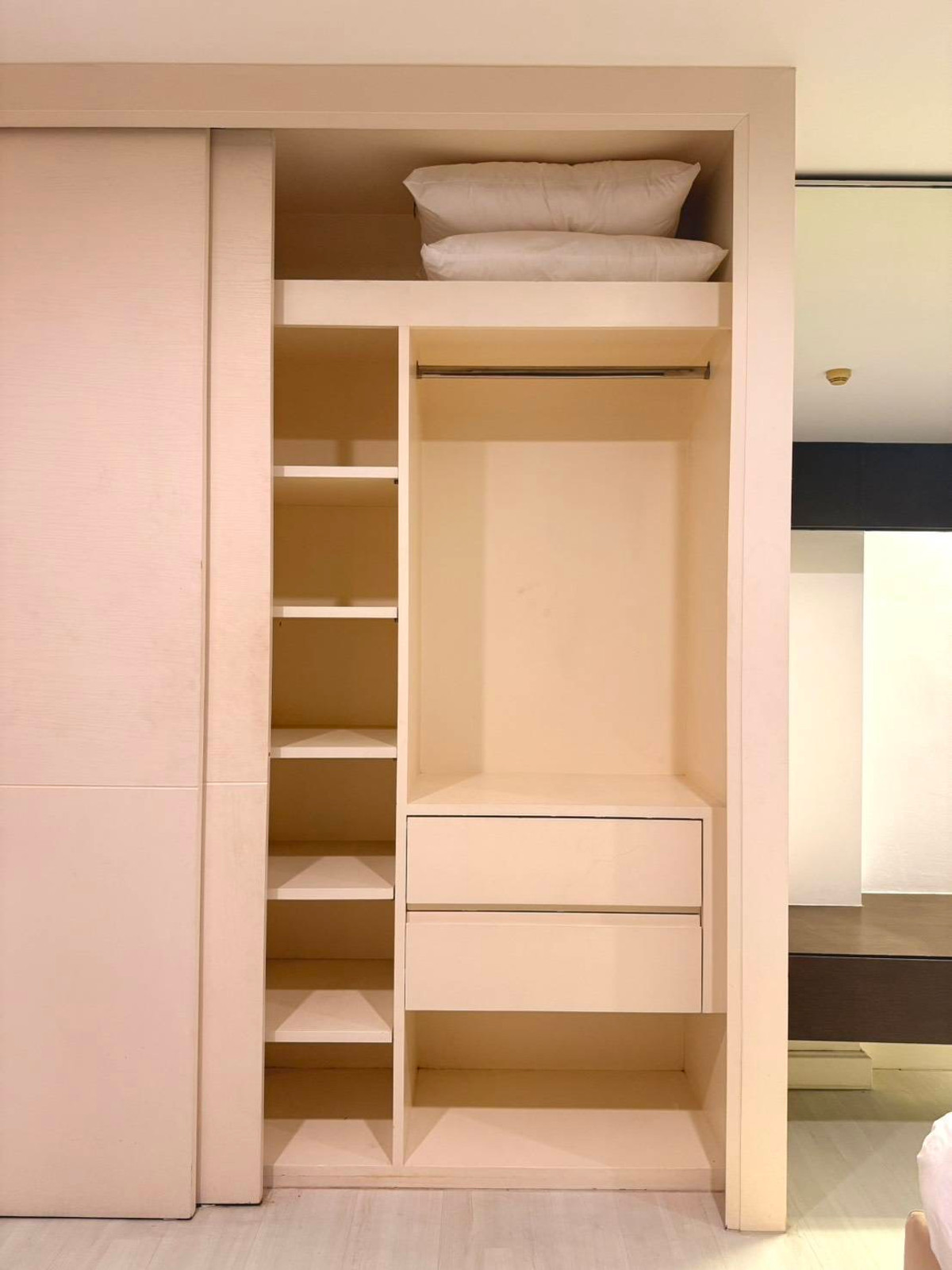 คอนโดวงเวียนใหญ่ เจริญนคร : 🏠✨ เดอะ แบงค็อก สาทร-ตากสิน | ขาย / เช่า คอนโด 2 ห้องนอน (HBH-SI-47)