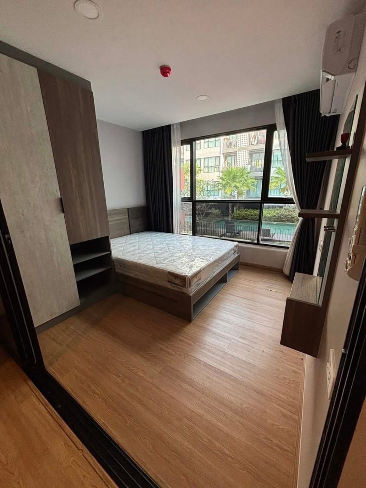 For RentCondoSamut Prakan,Samrong : For rent THE CUBE LOFT Srinakarin - Theppharak 🔥💰 10,000 baht / month size 28.50 sq m | 1 bedroom, 1 bathroom 
 swimming pool view