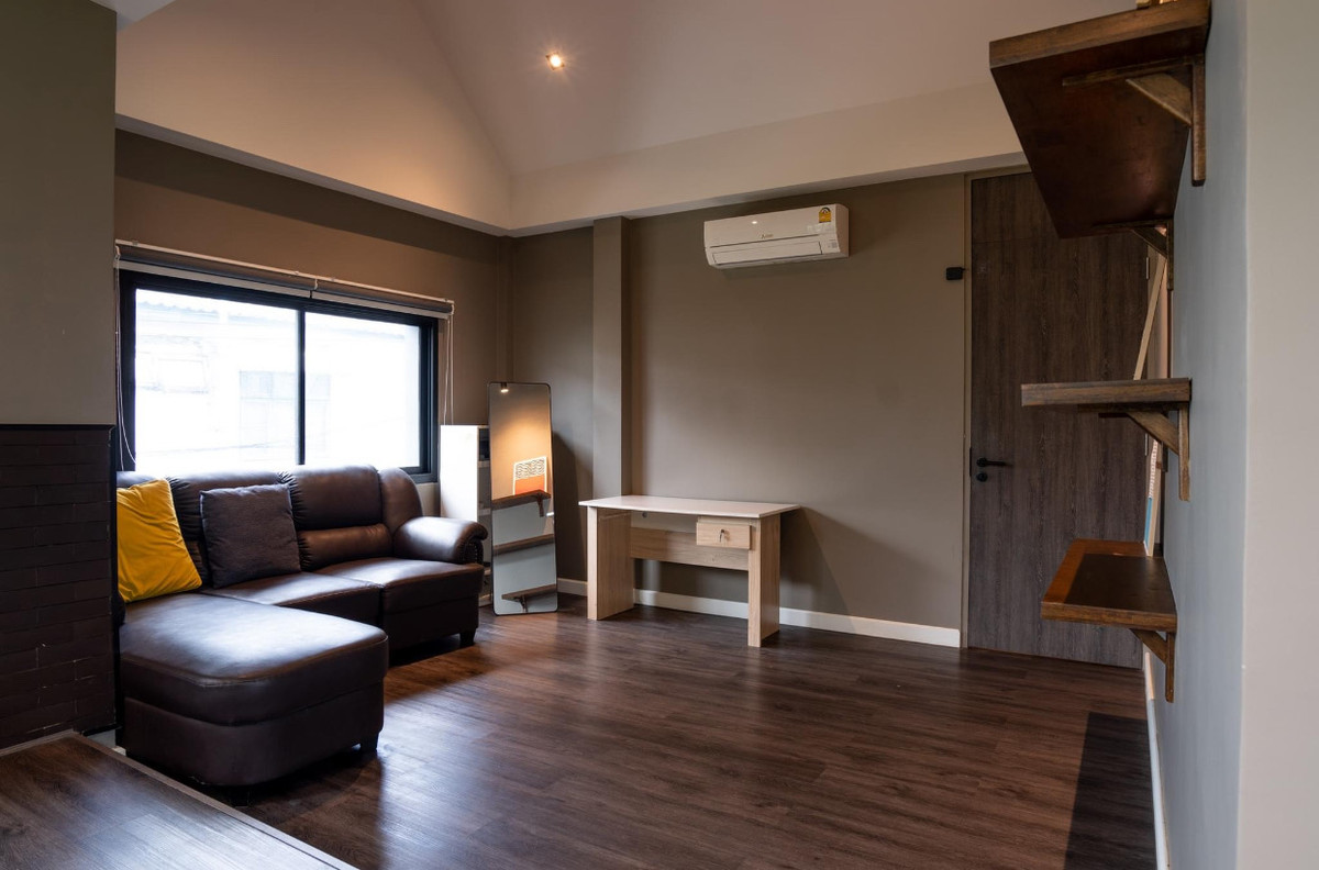 For SaleHouseChokchai 4, Ladprao 71, Ladprao 48, : FOR SALE HOUSE 4 BEDROOM 5 BATHROOM 250 SQ.M -- READY TO MOVE IN --