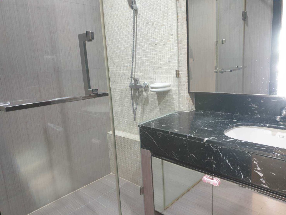 For RentCondoSukhumvit, Asoke, Thonglor : 🏡 Mega Space Corner Unit | Villa Sikhara Thonglor
Experience the Comfort of a Real Home (124 sq.m.) 🌿