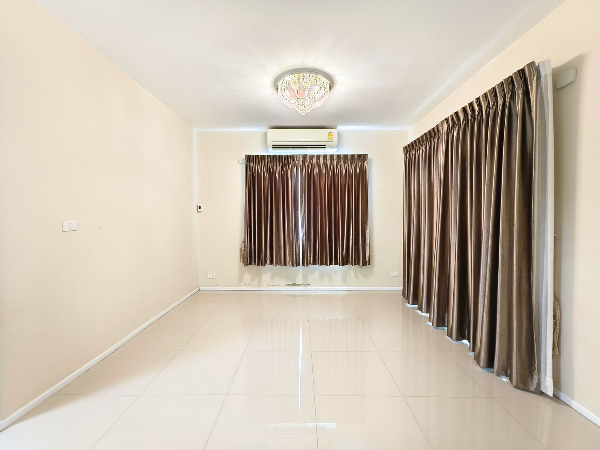 HouseLadkrabang, Suwannaphum Airport : For Sale/Rent: Detached House Home Place The Park Rama9, near the new Krungthep Kreetha Road and Nirvana Porch. 3 bedrooms, 3 bathrooms, 65 sq.wah.