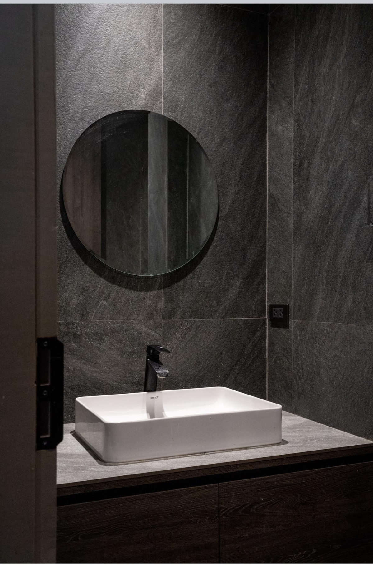 For SaleHouseChokchai 4, Ladprao 71, Ladprao 48, : FOR SALE HOUSE 4 BEDROOM 5 BATHROOM 250 SQ.M -- READY TO MOVE IN --