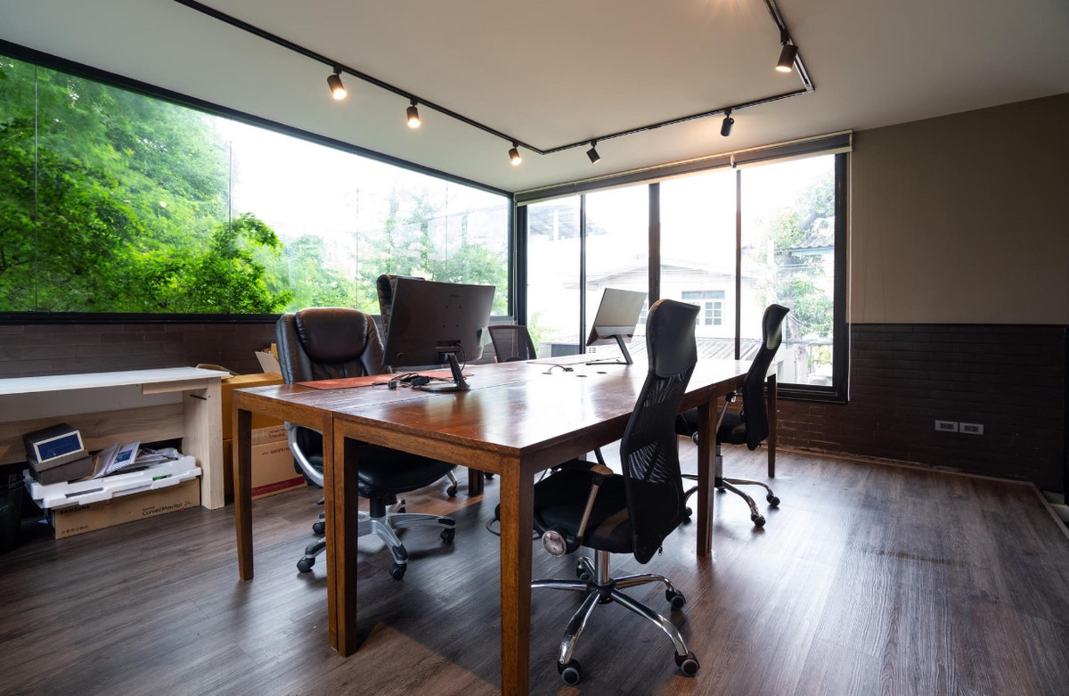 For SaleHouseChokchai 4, Ladprao 71, Ladprao 48, : FOR SALE HOUSE 4 BEDROOM 5 BATHROOM 250 SQ.M -- READY TO MOVE IN --