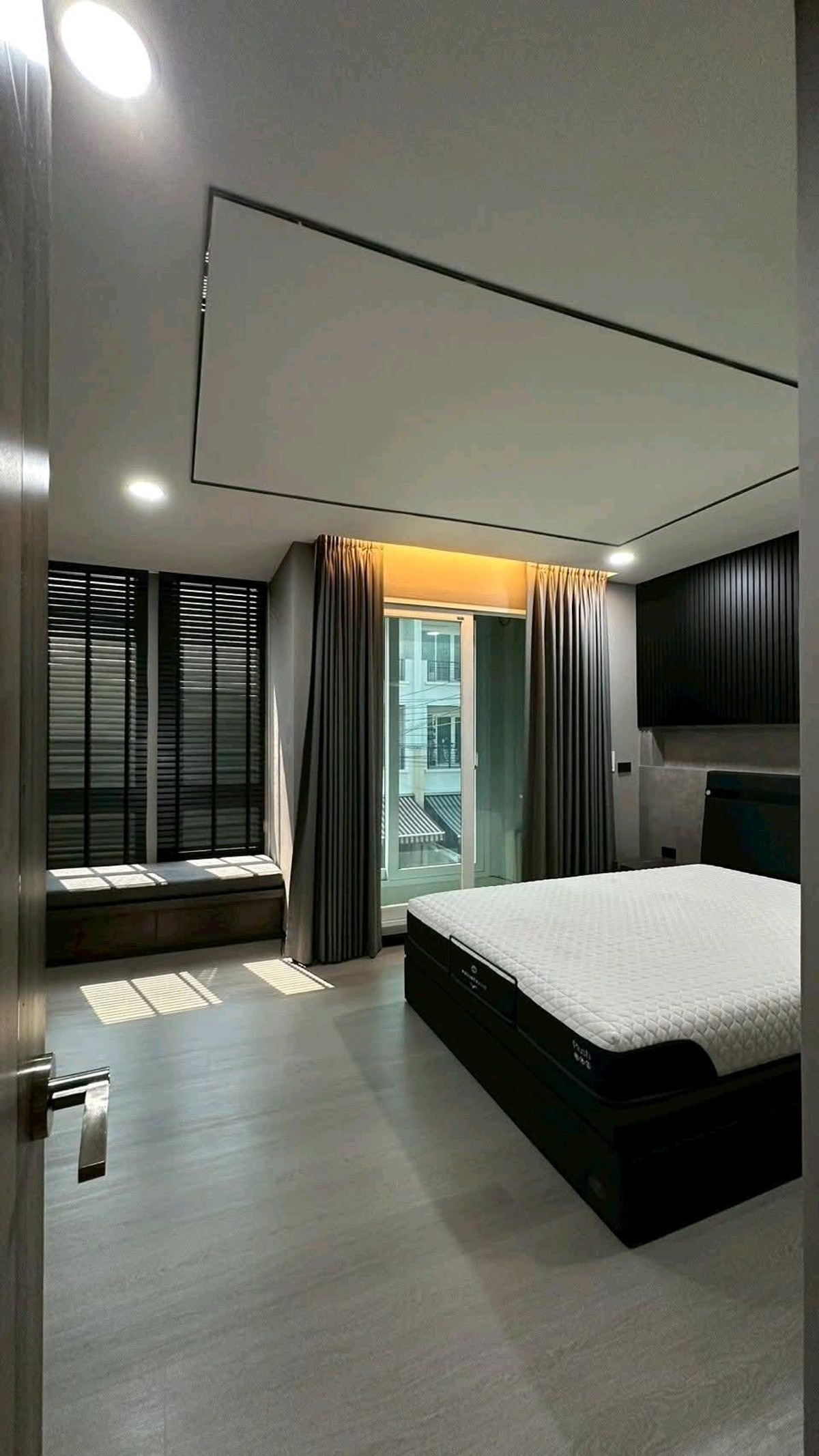 ขายทาวน์โฮมเลียบทางด่วนรามอินทรา : 🏬ขายด่วน!! บ้านหลังมุม ทำเลทองกลางเมือง รีโนเวทสวยพร้อมอยู่✨️โครงการบ้านกลางเมือง S-Sense พระราม 9 - ลาดพร้าว✨️ 33ตร.ม เพียง8.5ล้าน💵💵 โทรด่วน 0655193596 ปัน