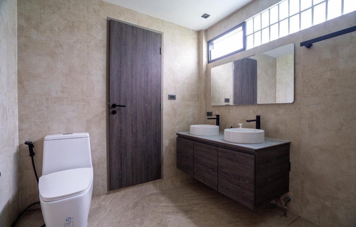 For SaleHouseChokchai 4, Ladprao 71, Ladprao 48, : FOR SALE HOUSE 4 BEDROOM 5 BATHROOM 250 SQ.M -- READY TO MOVE IN --