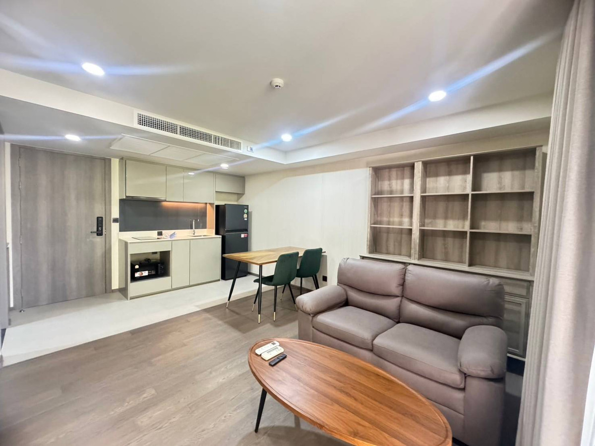 For RentCondoWitthayu, Chidlom, Langsuan, Ploenchit : 🔥 [FOR RENT] Klass Sarasin-Rajdamri – Exclusive Living Opposite Lumpini Park 🔥 Rare Unit | Large Layout (47 sq.m.)