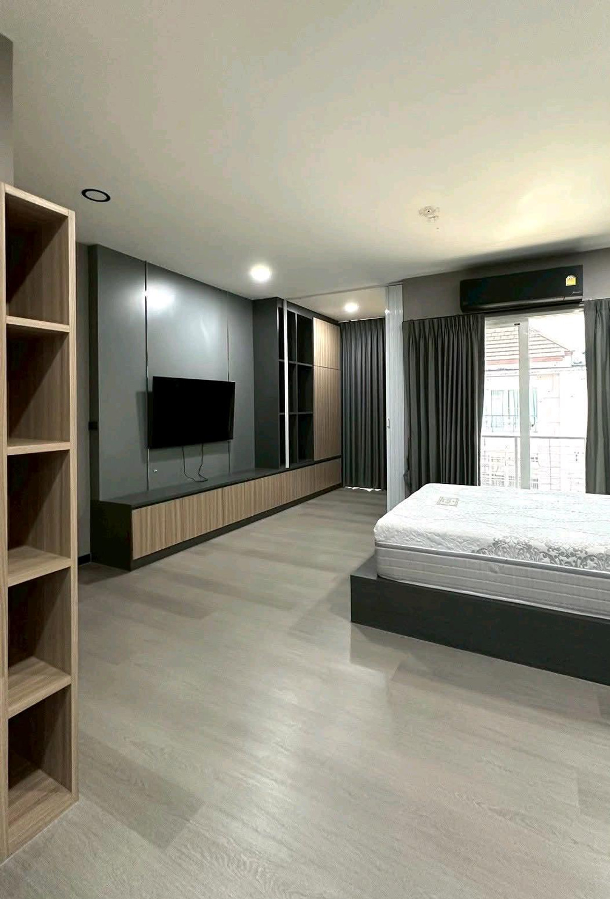 ขายทาวน์โฮมเลียบทางด่วนรามอินทรา : 🏬ขายด่วน!! บ้านหลังมุม ทำเลทองกลางเมือง รีโนเวทสวยพร้อมอยู่✨️โครงการบ้านกลางเมือง S-Sense พระราม 9 - ลาดพร้าว✨️ 33ตร.ม เพียง8.5ล้าน💵💵 โทรด่วน 0655193596 ปัน