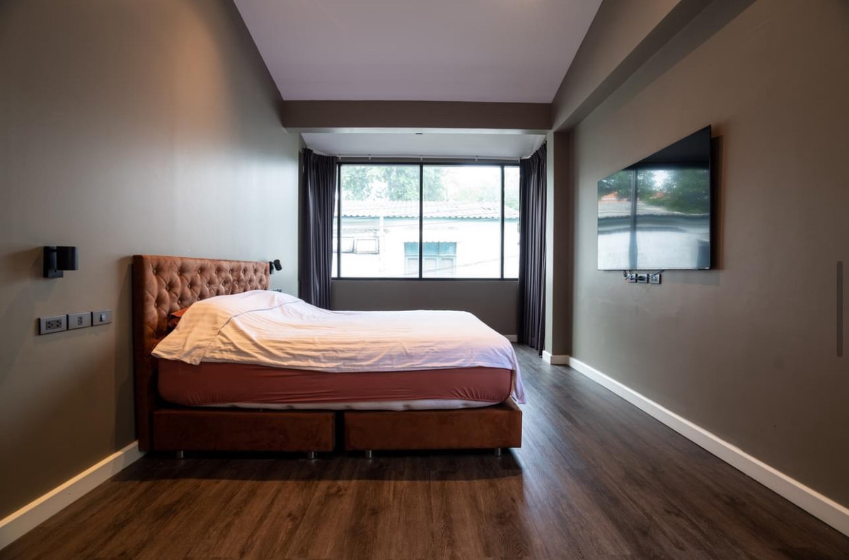 For SaleHouseChokchai 4, Ladprao 71, Ladprao 48, : FOR SALE HOUSE 4 BEDROOM 5 BATHROOM 250 SQ.M -- READY TO MOVE IN --