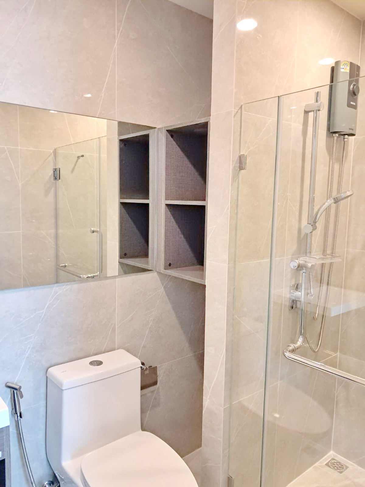 ให้เช่าคอนโดพระราม 9 เพชรบุรีตัดใหม่ RCA : 9775♛ให้เช่าคอนโด 1 ห้องนอน♙นิว ดิสทริค อาร์ไนน์ พระราม 9♜ติด MRTพระราม9∞099-5919653,065-9423251🜲Line@sureresidence