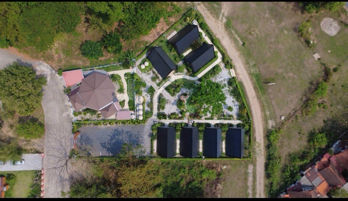 ขายกิจการโรงแรม & กิจการอพาร์ตเมนต์นครนายก : ขายธุรกิจรีสอร์ต พร้อมบ้าน 1 หลัง นครนายก ใกล้เขื่อนขุนด่าน 7 หลัง สร้างใหม่ รายได้ 6 หลักต่อเดือน