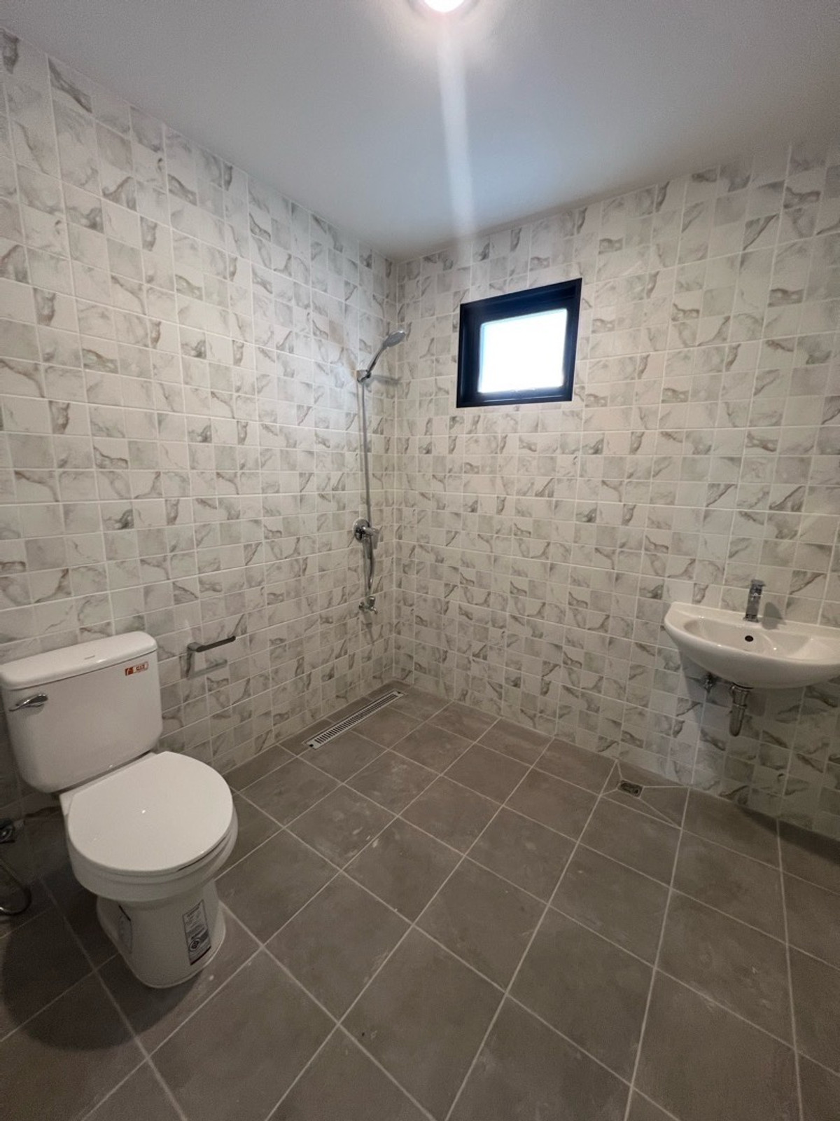 ขายบ้านรัชดา ห้วยขวาง : บ้านสร้างใหม่พร้อมขาย ทำเลใจกลางเมือง