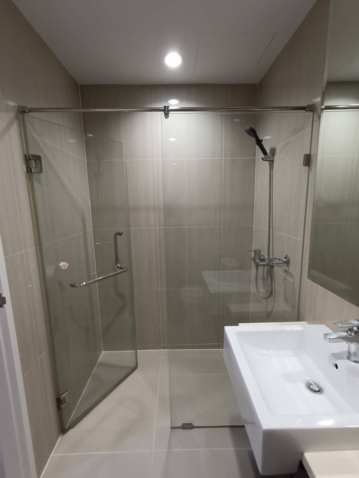 For SaleCondoRama9, Petchburi, RCA : #Condo for sale, Villa Asoke, high floor, completely renovated. Ready to move in, 22nd floor, 1 bedroom, 40.59 sq m., selling price 5.1 million baht.