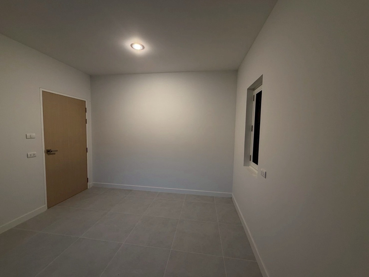 ขายบ้านรัชดา ห้วยขวาง : บ้านสร้างใหม่พร้อมขาย ทำเลใจกลางเมือง