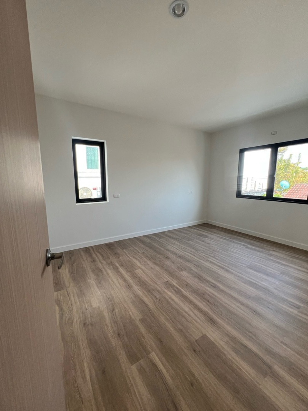 ขายบ้านรัชดา ห้วยขวาง : บ้านสร้างใหม่พร้อมขาย ทำเลใจกลางเมือง