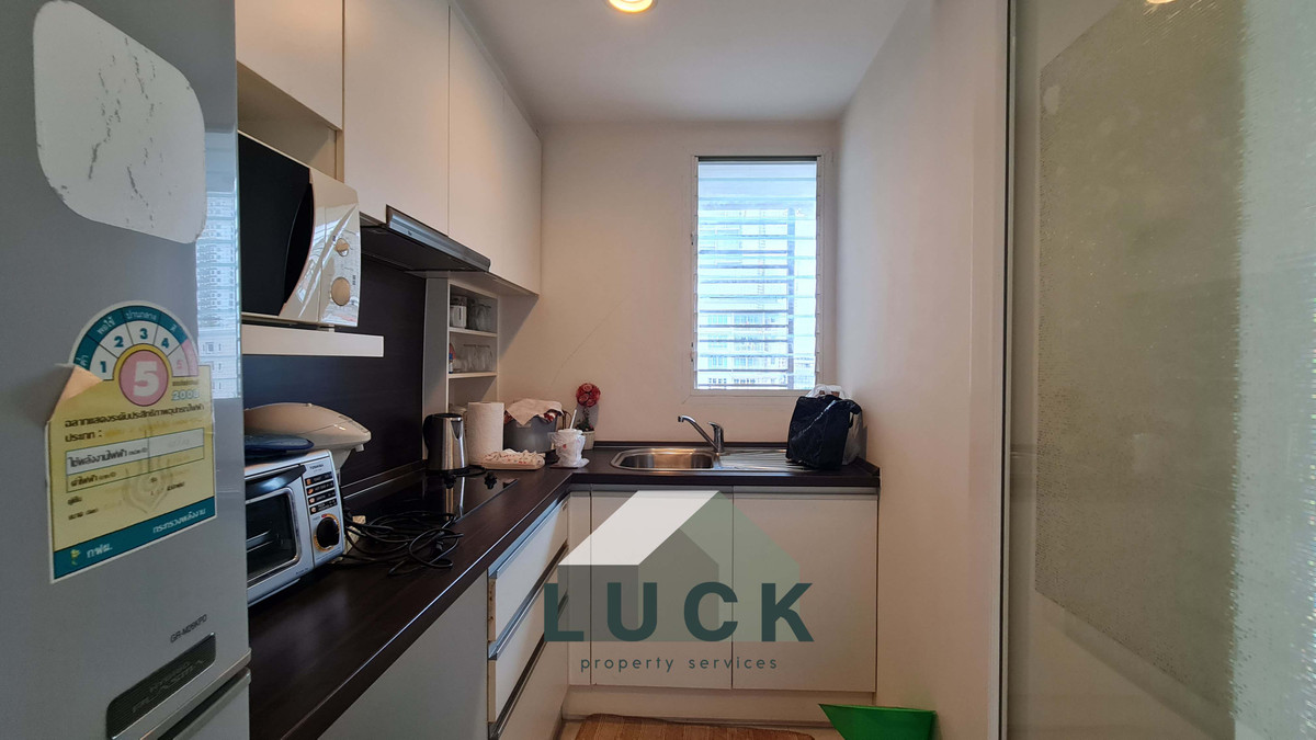 For SaleCondoWongwianyai, Charoennakor : LUCK 🏭Condo for sale, The Bangkok Sathorn-Taksin, next to the BTS, big room, comfortable to live in!!!