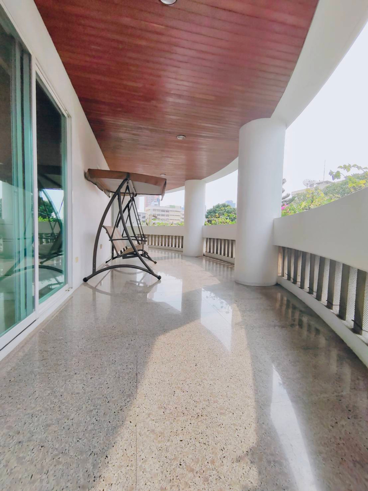 For RentSukhumvit, Asoke, Thonglor : For Rent: GM Tower (Pet Friendly) - 180,000 THB [MKr260223]