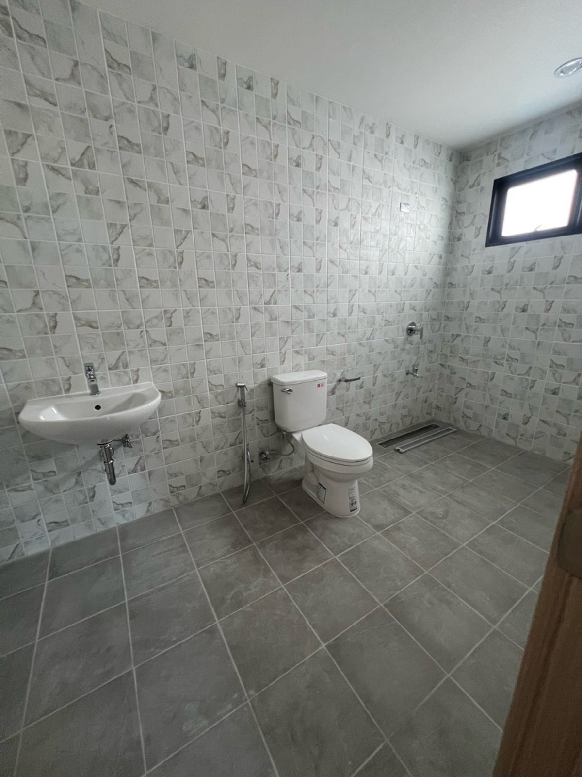 ขายบ้านรัชดา ห้วยขวาง : บ้านสร้างใหม่พร้อมขาย ทำเลใจกลางเมือง