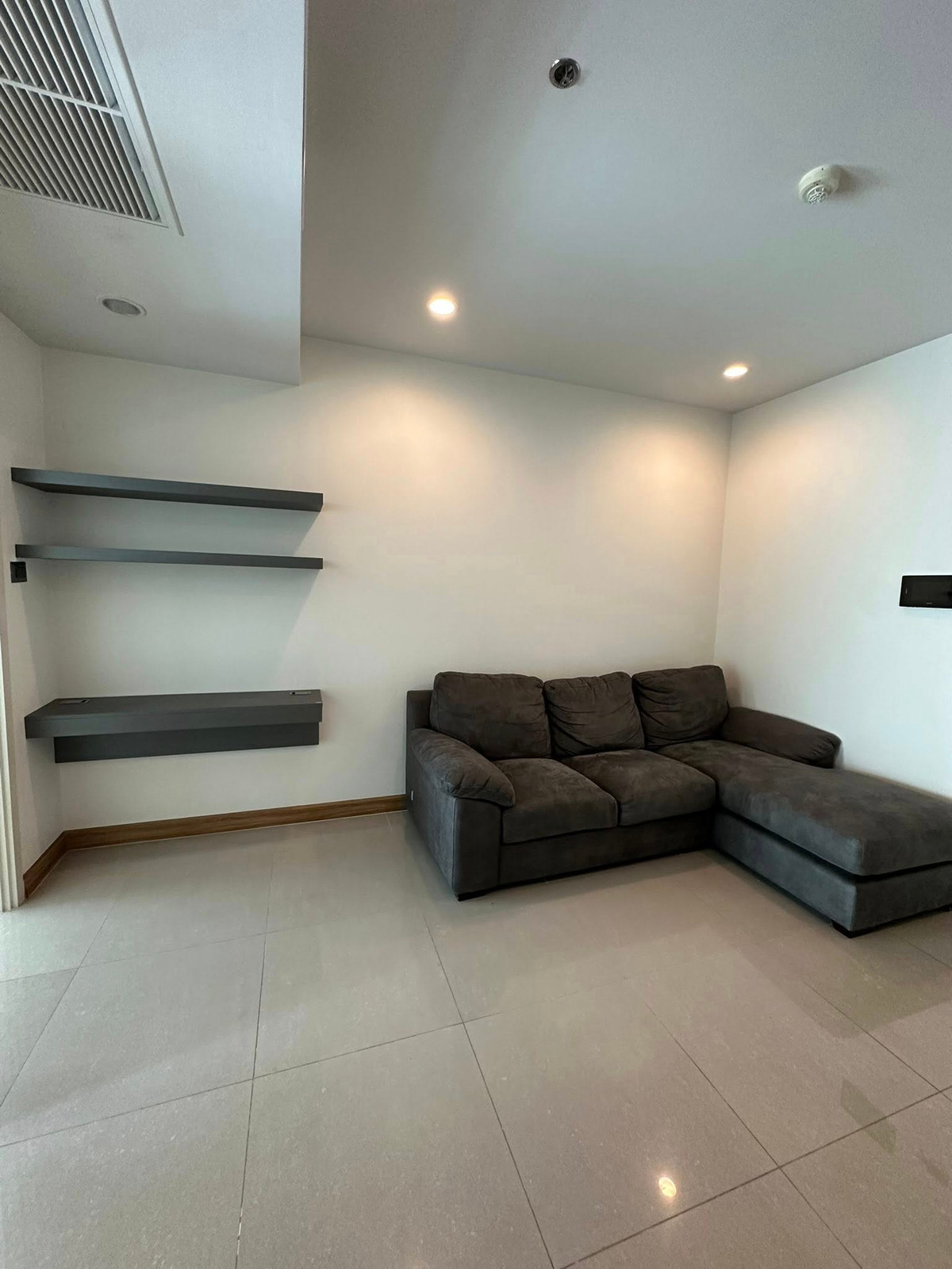 ขายคอนโดพระราม 9 เพชรบุรีตัดใหม่ RCA : 💰 รับค่าเช่าทันที! ขายพร้อมผู้เช่า/Sale With Tenant : Supalai Wellington 2 (ศุภาลัย เวลลิงตัน 2)  - 1 ห้องนอน LC118