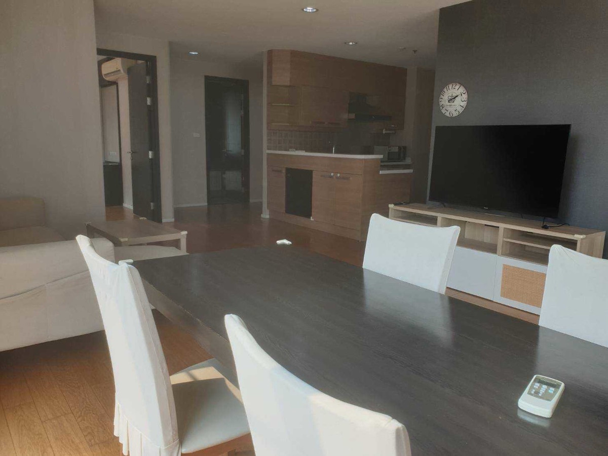 For RentCondoSukhumvit, Asoke, Thonglor : 🏡 Mega Space Corner Unit | Villa Sikhara Thonglor
Experience the Comfort of a Real Home (124 sq.m.) 🌿