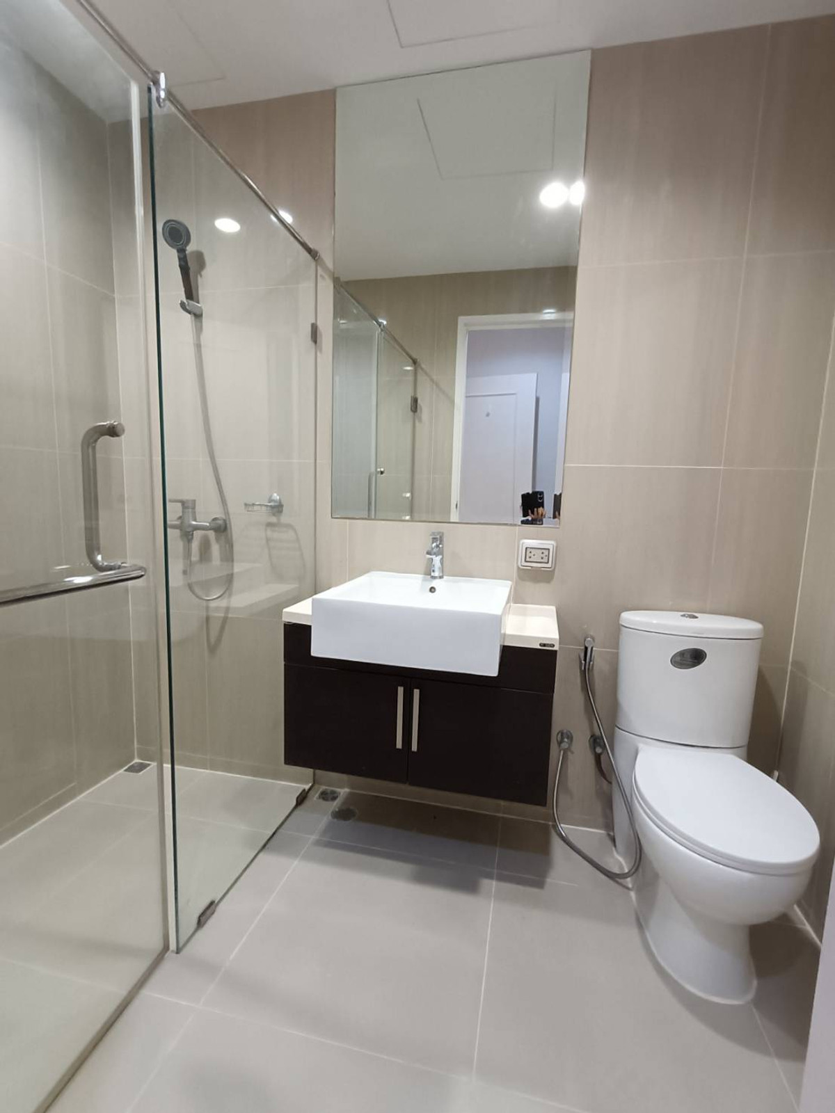 For SaleCondoRama9, Petchburi, RCA : #Condo for sale, Villa Asoke, high floor, completely renovated. Ready to move in, 22nd floor, 1 bedroom, 40.59 sq m., selling price 5.1 million baht.