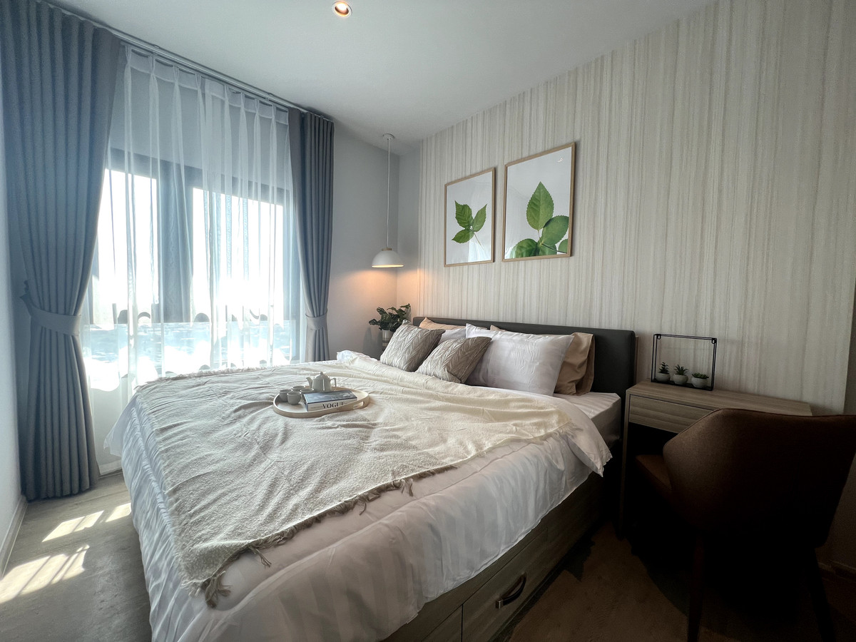 For RentCondoThaphra, Talat Phlu, Wutthakat : Condo for rent near Sathorn, Tha Phra, spacious room, good view, complete facilities, near BTS Talat Phlu.