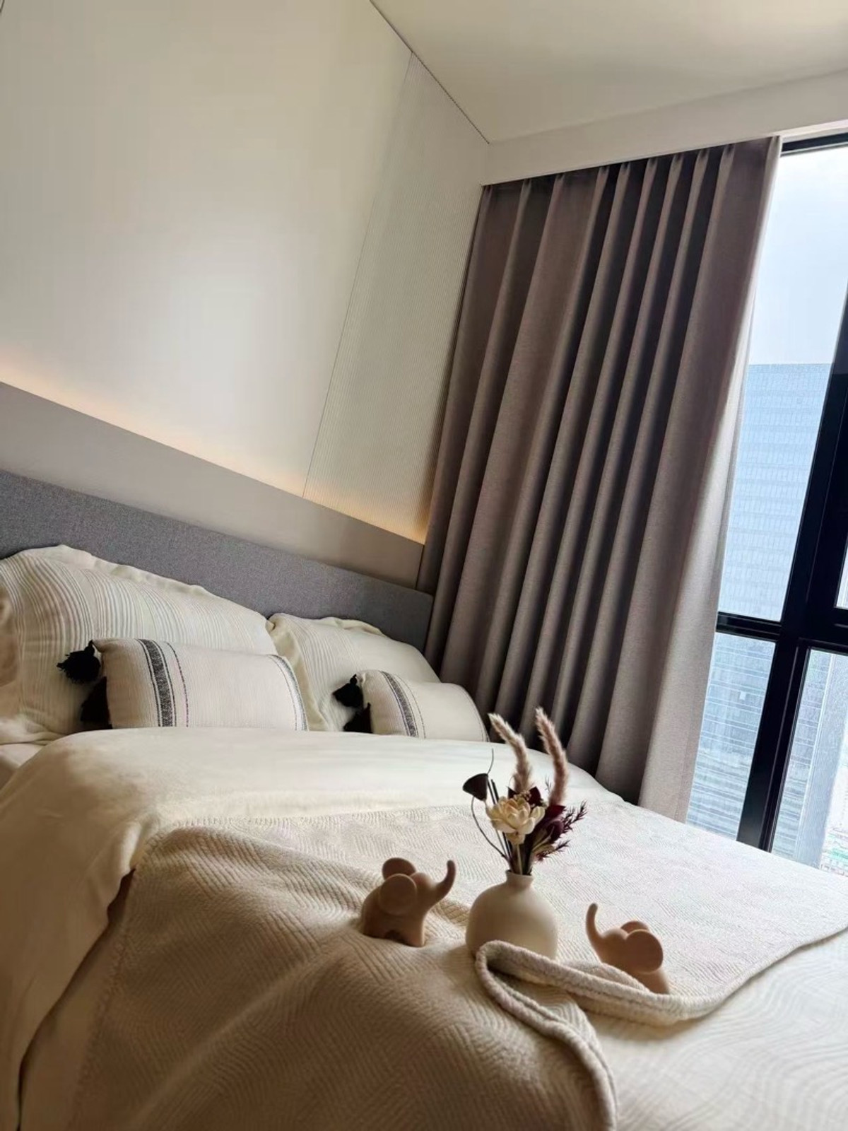 ให้เช่าคอนโดพระราม 9 เพชรบุรีตัดใหม่ RCA : 🔥ให้เช่าด่วน🔥Noble Nue District R9 ห้องใหมj บิ้วอินน่าอยู่มาก เฟอร์นิเจอร์ครบ ใกล้ เซ็นทรัลพระราม 9 และ  MRT พระราม 9 ❗