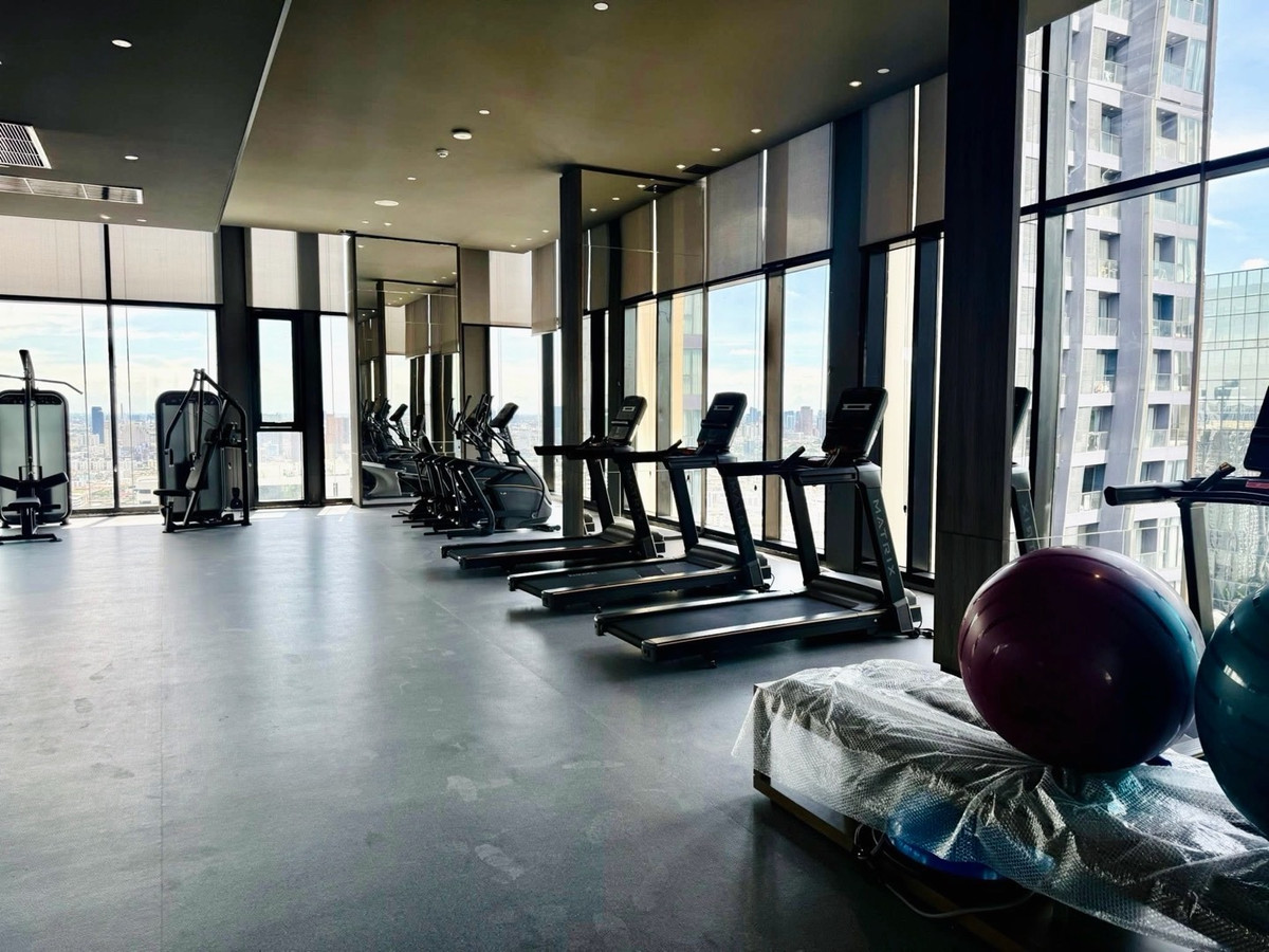 ให้เช่าคอนโดพระราม 9 เพชรบุรีตัดใหม่ RCA : 🔥ให้เช่าด่วน🔥Noble Nue District R9 ห้องใหมj บิ้วอินน่าอยู่มาก เฟอร์นิเจอร์ครบ ใกล้ เซ็นทรัลพระราม 9 และ  MRT พระราม 9 ❗