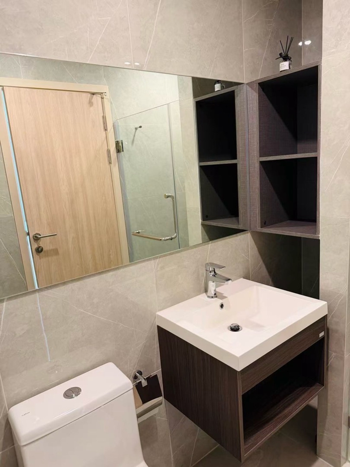 ให้เช่าคอนโดพระราม 9 เพชรบุรีตัดใหม่ RCA : 🔥ให้เช่าด่วน🔥Noble Nue District R9 ห้องใหมj บิ้วอินน่าอยู่มาก เฟอร์นิเจอร์ครบ ใกล้ เซ็นทรัลพระราม 9 และ  MRT พระราม 9 ❗