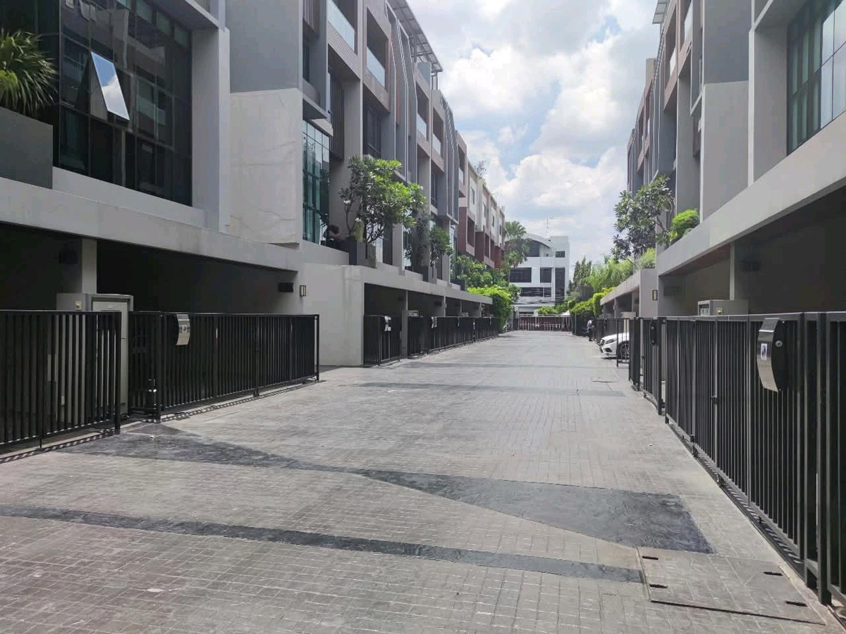 For RentTownhomeSukhumvit, Asoke, Thonglor : 🔥🔥🔥Townhome 4 floors with rooftop, Parklane project Ekkamai 22💚💚💚