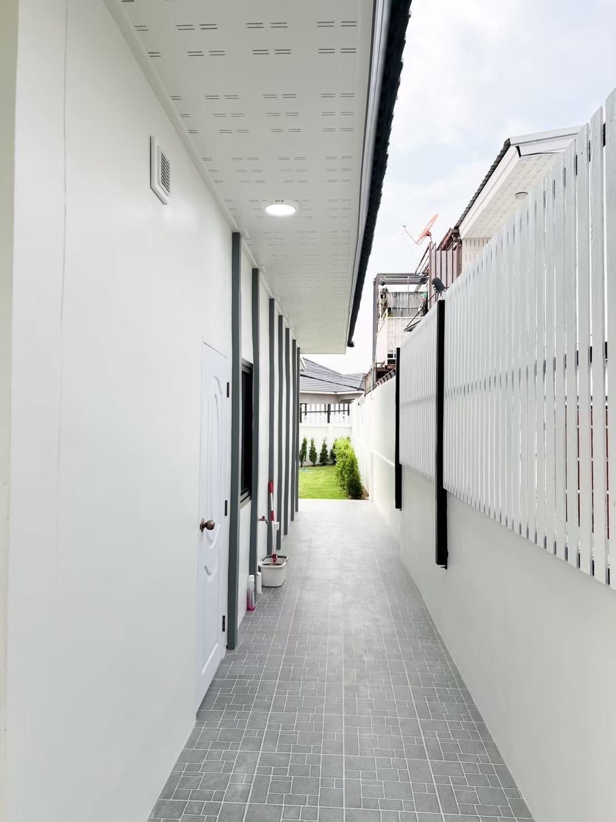 For SaleHousePattaya, Bangsaen, Chonburi : Rattanakorn Village 19 / 3 Bedrooms (FOR SALE), Rattanakorn Village 19 / 3 Bedrooms (For Sale) BEWN085