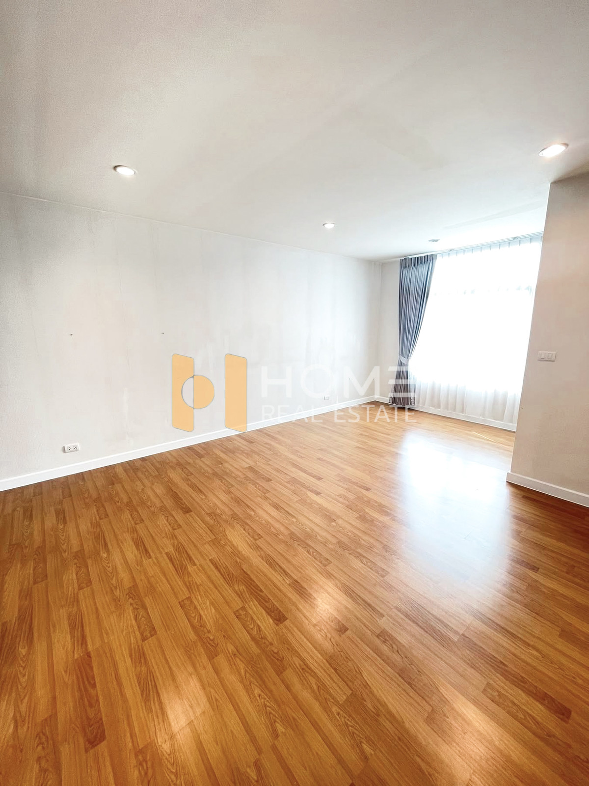 For SaleTownhomePattanakan, Srinakarin : The Metro Pattanakarn - Srinakarin / 3 Bedrooms (FOR SALE) FONT032